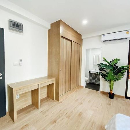 Gp House Apartment - Private Room Sukhumvit Bts Onnut Bangkok Exterior photo